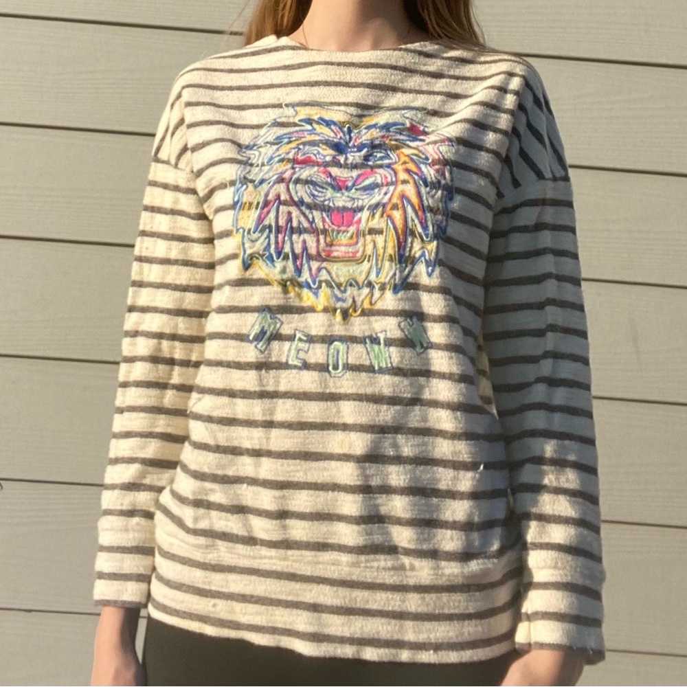 Meow lion sweater